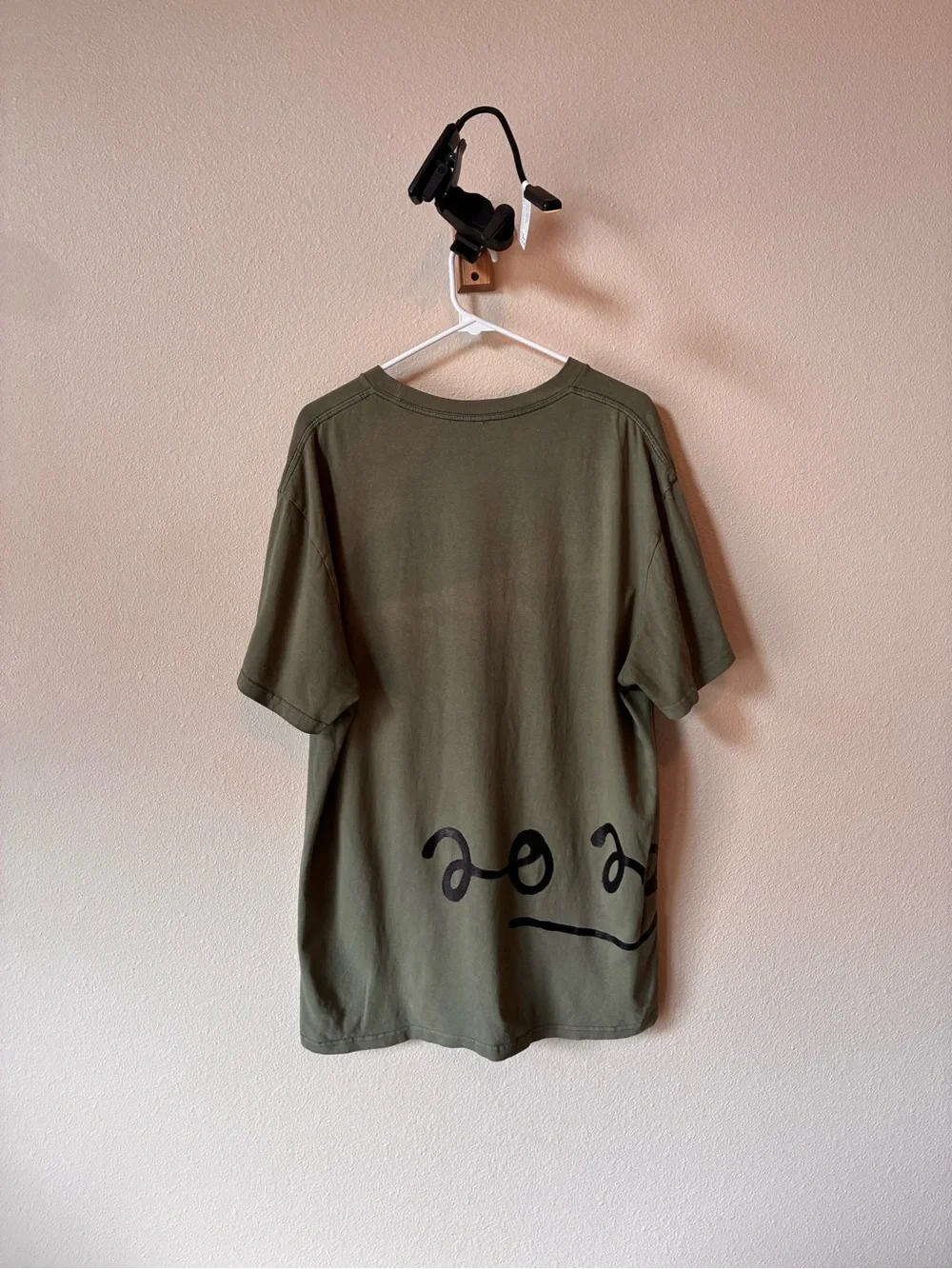 Olive Star Graphic Short Sleeve Tee - Picture 2 of 4
